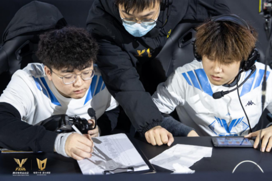 LPL赛季精彩逆转 WE终结九连败 IG表现不佳令人失望